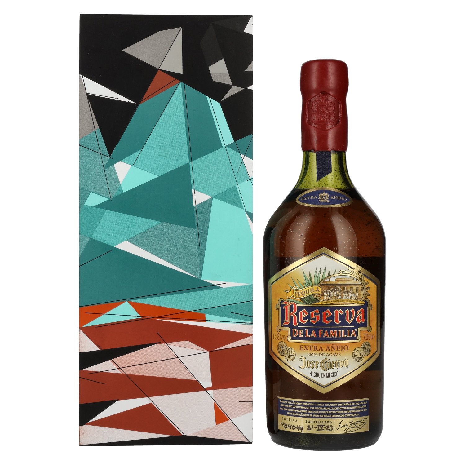 José Cuervo Reserva de la Familia EXTRA AÑEJO 100% de Agave Tequila 2023 38% Vol. 0,7l in houten doos
