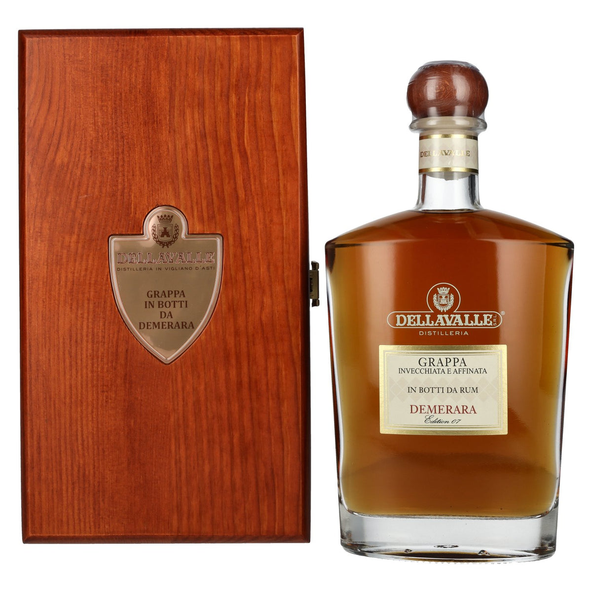 Dellavalle Grappa Demerara In Botti Da Rum Edition 07 42% vol. 0,7 l in houten kist
