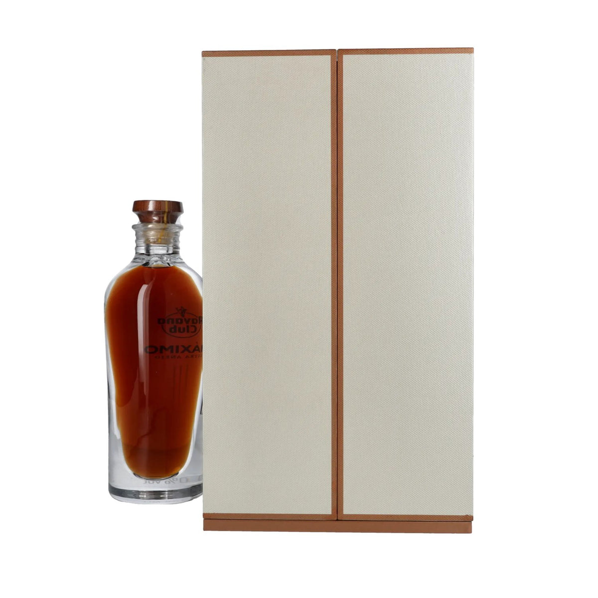 Havana Club Máximo Extra Añejo Rum 40% ABV, 0.5 litres, in a wooden box