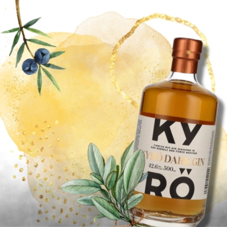 Een fles Kyrö Dark Gin met een koperkleurige dop staat voor een goudgele aquarelachtergrond met botanische illustraties zoals jeneverbessen en olijftakken - een stijlvolle en natuurliefhebbende presentatie van Finse gin.
