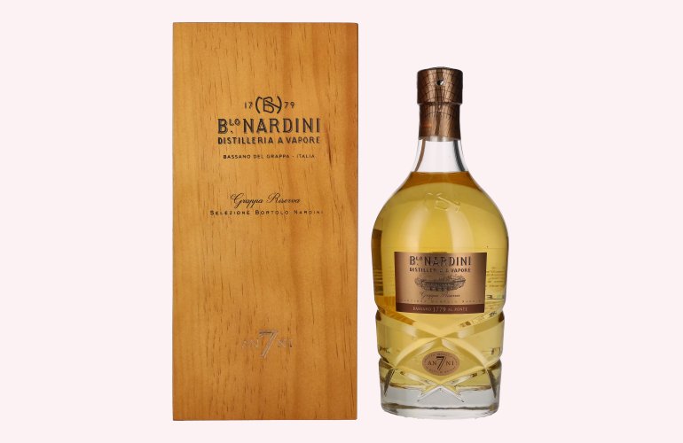 Nardini Grappa Riserva 7 ANNI 45% Vol. 0,7l in Holzkiste