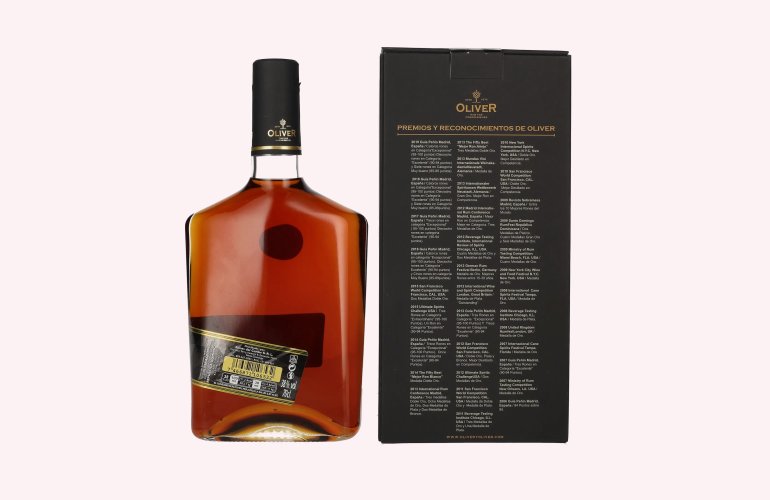 Bãvaro BLACK Ultra Premium Spirit Drink 38% Vol. 0,7l en boîte cadeau