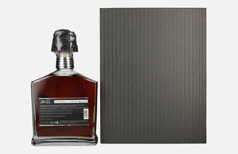 Flor de Caña 30 Years Old V Generaciones Single Barrel 1988 45% Vol. 0,7l in Giftbox with 2 Stielgläsern
