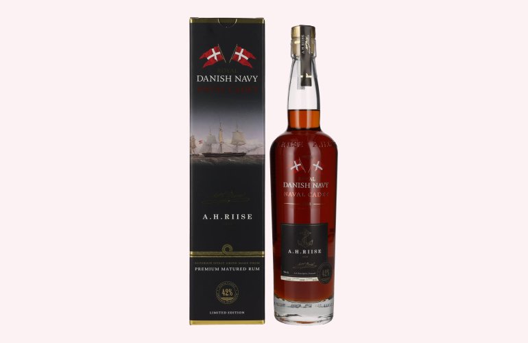 A.H. Riise Royal DANISH NAVY NAVAL CADET Superior Spirit Drink 42% Vol. 0,7l in Giftbox